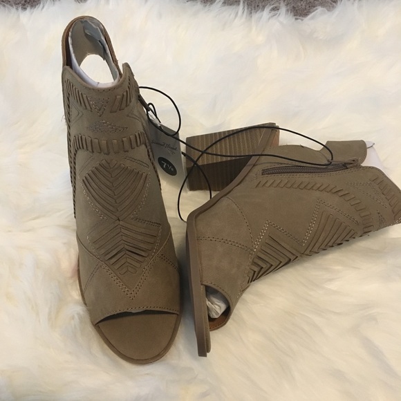 Universal Thread Shoes - Universal Thread Ladies Shoes